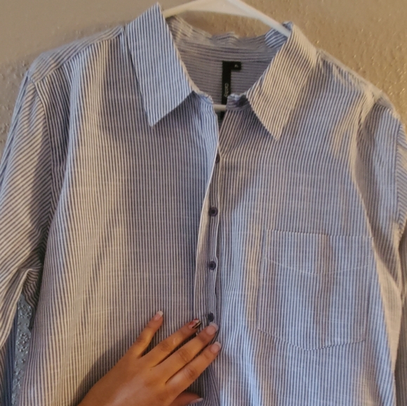 Shirt - Picture 2 of 4